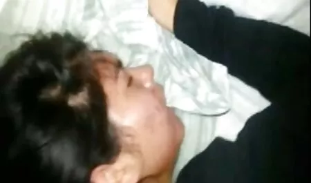HUNT4K. bella video porno attrice italiana bruna scopata da straniero per fare soldi sul ring