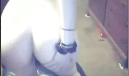 Cornea giovane video hot attrici italiane slut Fisting nella sua figa avida