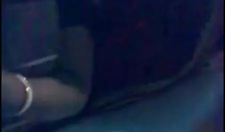 Ebano babe trova piacere a letto e si video porno attrice italiana masturba a raggiungere l'orgasmo