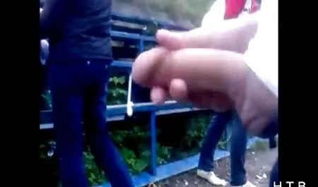 Grasso bruna riempie la figa con un grosso film porno gratis di attrici italiane dildo