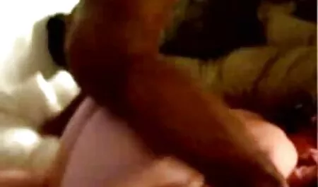 Latina bbw Rosaly trasforma la pulizia del bagno in beatitudine sex attrici italiane