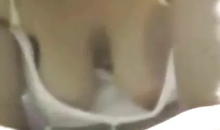 Sexy Bumblebee colpi video porno attrici il suo grosso cazzo