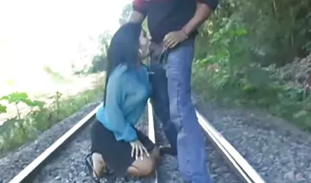 Spruzzata di sperma dopo una buona mungitura doggy attrice italiana porno giovane cazzo