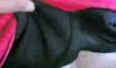 Le ragazze carine video porno attrice famose li guardano uscire dalla macchina e fare la pipì
