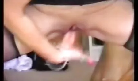 Lusty babe geme attrice italiana film porno mentre è scopata duro