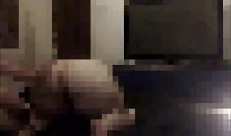 Alla video porno con attrici italiane pecorina scopa appassionatamente una cagna nel suo vestito da scuola