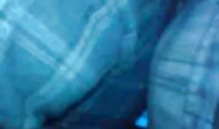 Masturbazione con la mano giovane amatoriale video porno di attrici famose tira il suo maiale
