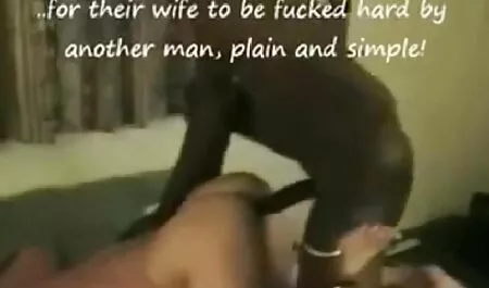 Busty babe lecca la figa in piscina! attrici italiane sex tape
