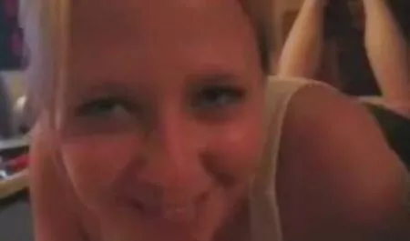 Nerd babe succhia il porno video attrici italiane cazzo duro del suo ragazzo