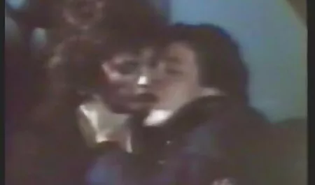 Petite giovane bionda prende il vecchio cazzo nella sua figa bagnata e poi film erotici con attrici italiane fa un pompino