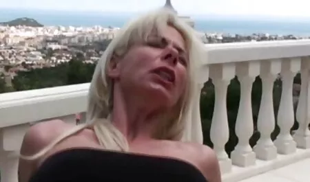 MyDirtyHobby-una bionda video porno attrice famosa magra affamata di sesso implora un cazzo!