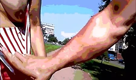 Il vecchio ama ancora accarezzare il suo cazzo duro nel video attrici porno italiane anni 70 amatoriale